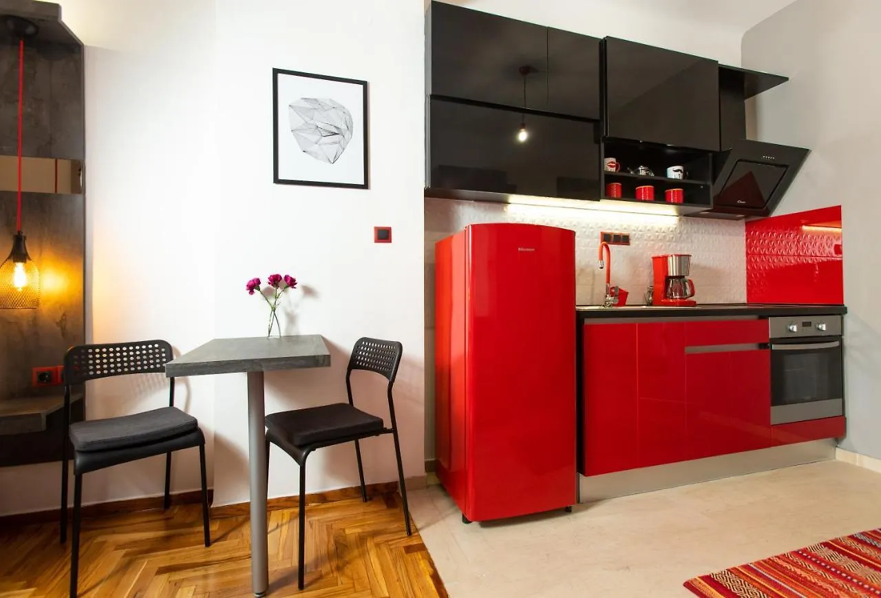 Downtown Luxury Boutique Suites : The Red Suite location
